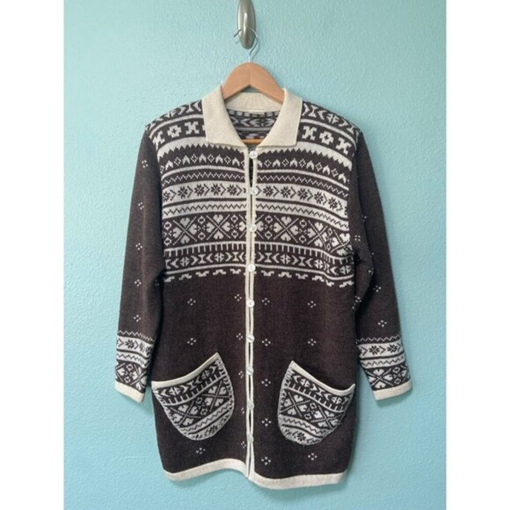 Vintage Women's Brown and Cream Patterned Wool Blend Sweater Size 8‎